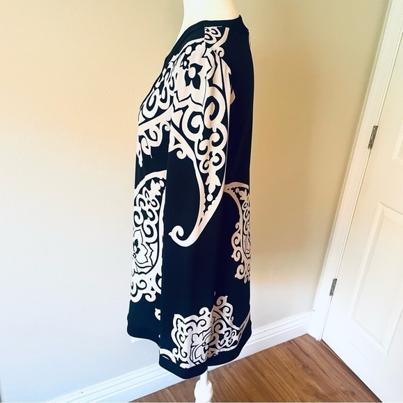 🖤 White House Black Market Black & White Floral Shift Dress – Size M ✨ - Picture 4 of 10